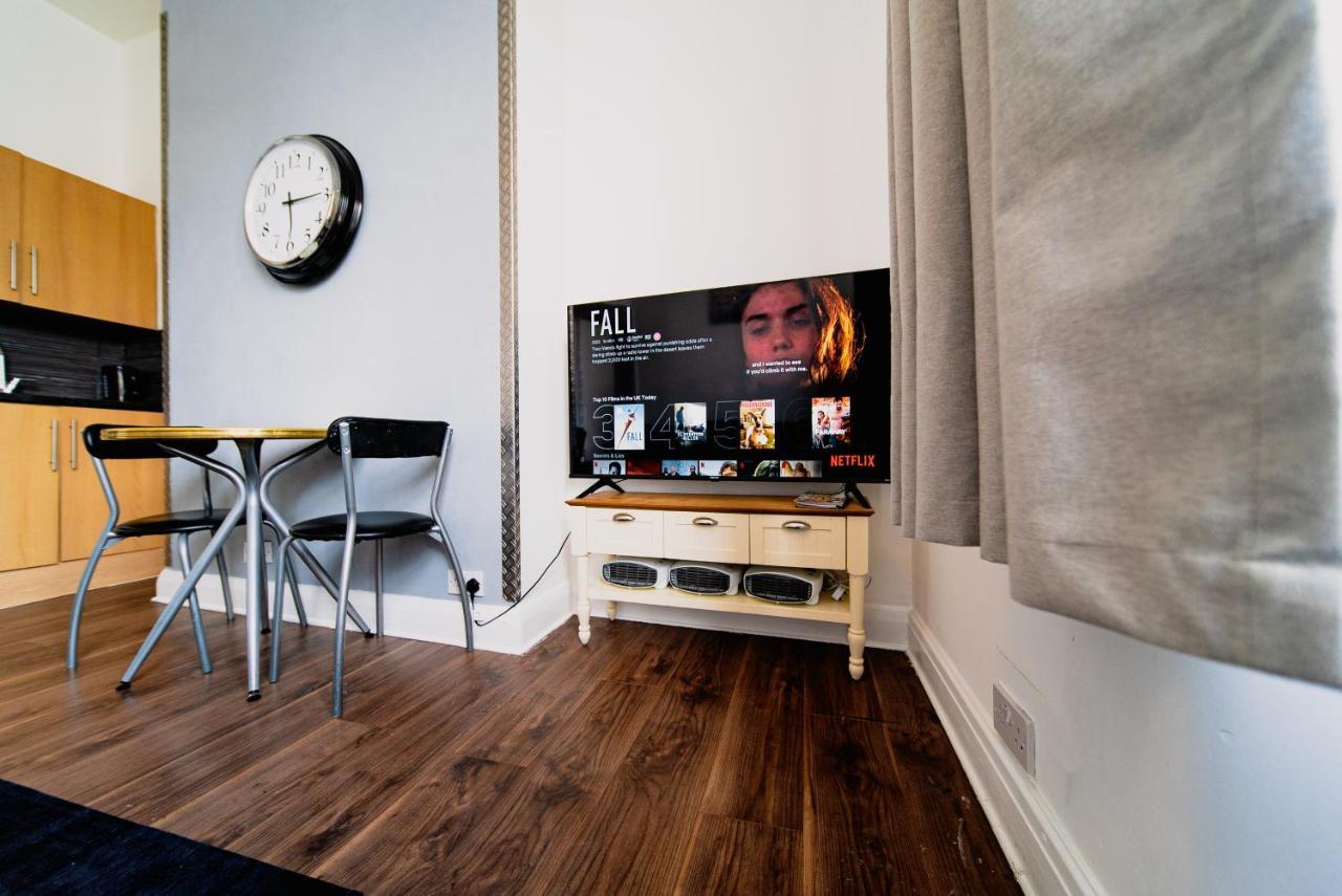 Spacious 2 Bedroom Apartment In Downtown Londra Exterior foto